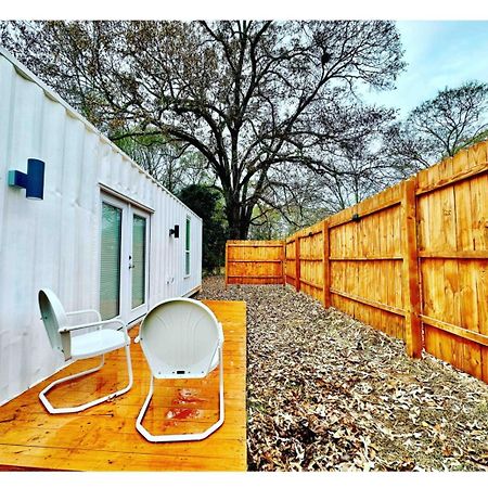 Nomehaus Shipping Container Studio Residential Neighborhood เอเธนส์ ภายนอก รูปภาพ