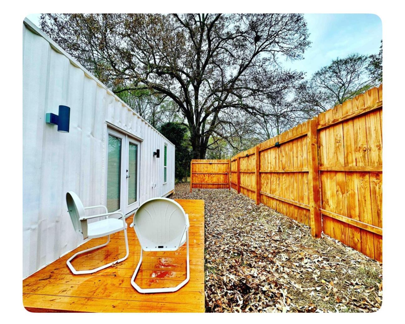 Nomehaus Shipping Container Studio Residential Neighborhood เอเธนส์ ภายนอก รูปภาพ